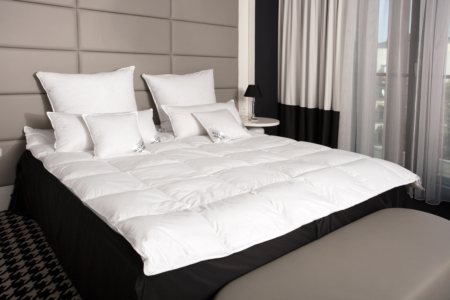MA83 WINTER Daunendecke Bettdecke Oberbett Decke 70% Daunen - 30% Federn 135x200 cm 1800g